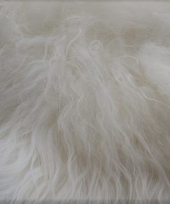 peau-de-mouton-islandais-blanc-detail-poils-longs